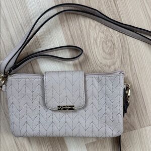 Jessica Simpson Cream Quilted Wristlet